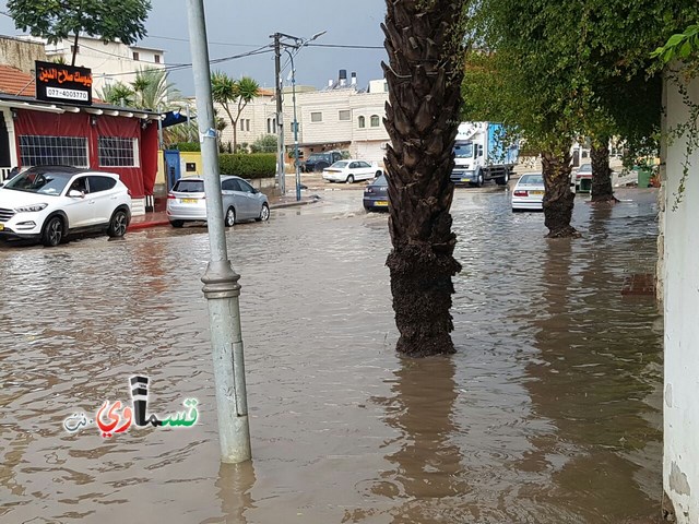 فيديو: غرق شوارع في قلنسوة وأزمة سير والاستعداد لمعالجة الحالات الطارئة